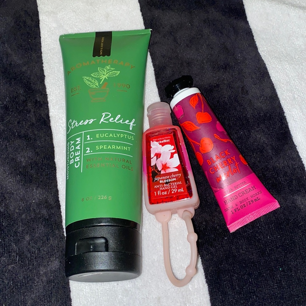 BATH & BODY WORKS 2 lotions & pocket bac w/tether eucalyptus spearmint aromather